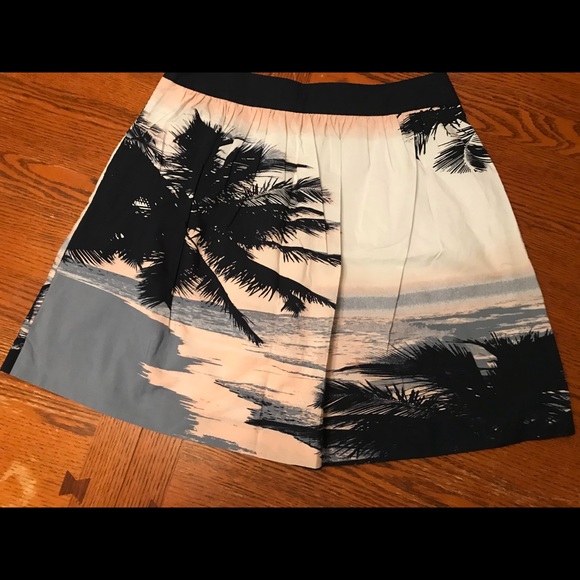 BR beach scene skirt - Picture 2 of 8